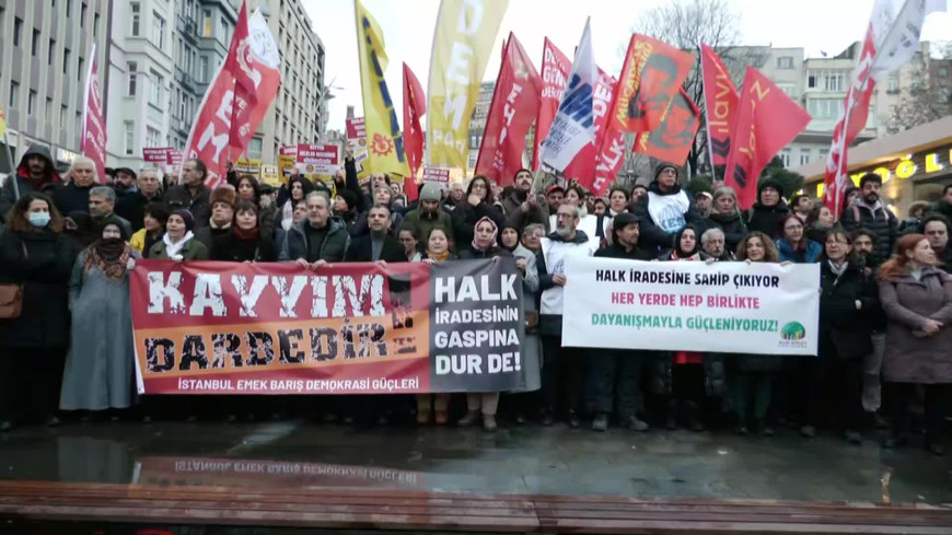 İstanbul Emek, Barış ve Demokrasi Güçleri'nden kayyum protestosu... "Güç gösterisi değil, çözülüşünün göstergesi" 