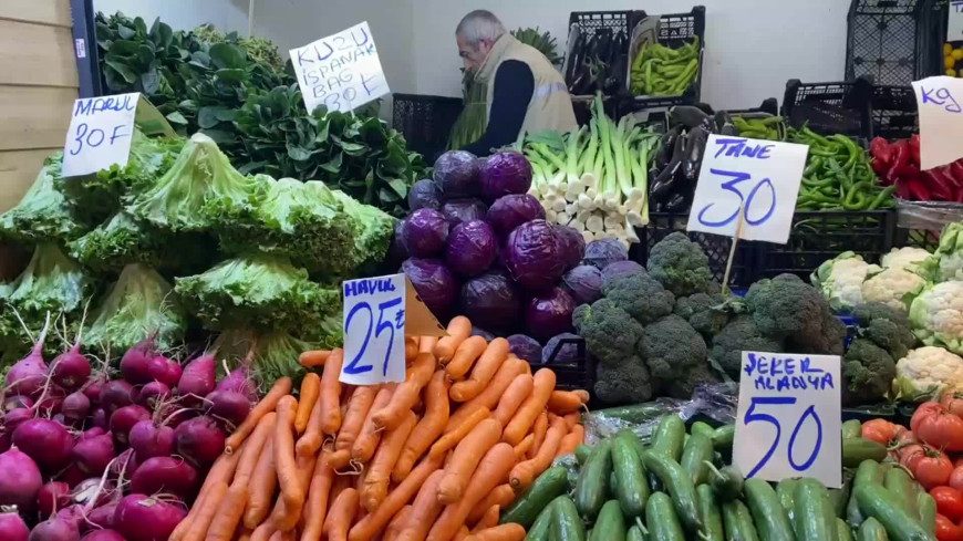 Ramazan öncesi Trabzon pazar tezgahlarında son durum.. “Gücü parası olan alıyor, parası olamayan yandan bakıp geçiyor”