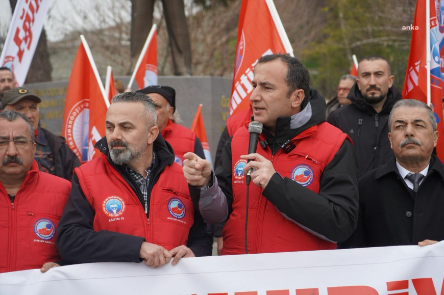 Eğitim-İş Genel Başkanı Özbay: Eğitimi cemaatlerin insafına terk edenler, çocuklarımızı çağ dışı bir sistemin içine hapsetmeye çalışıyor