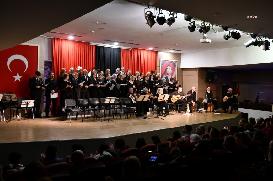 Çiğli’de Rebetiko Korosu sahne aldı 