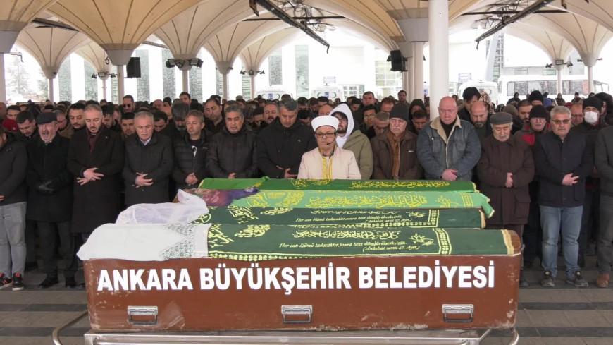 Yangında can veren Ülker Güleryüz'ün cenazesine hayvanseverler akın etti… İrfan Değirmenci: “Bu ülkenin hayvan severleri yalnız değiller”