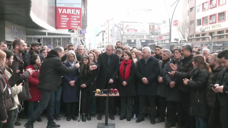 DEM Parti Eş Genel Başkanları Van'da... Tuncer Bakırhan: "Karar verin demokratik çözüm mü? Kürt düşmanlığı mı?"