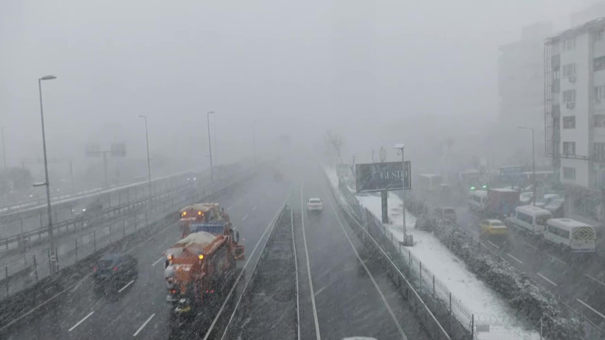 İstanbul'da tipi aralıklarla etkili olmaya başladı