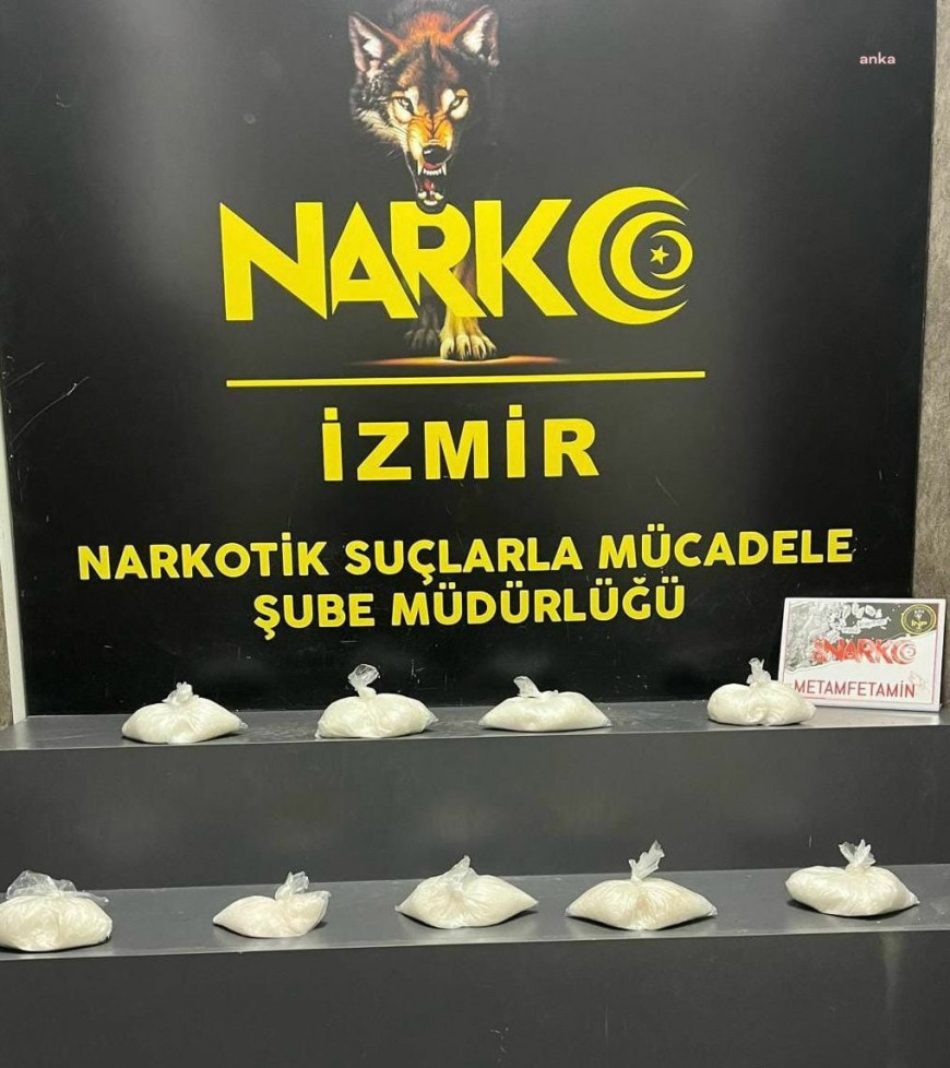 İzmir'de uyuşturucu operasyonu: 4 kilo 92 gram metamfetamin ele geçirildi 