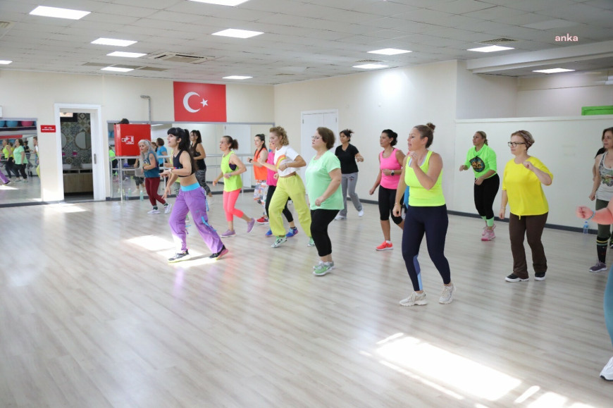 Bayraklı’da zumba kursları devam ediyor