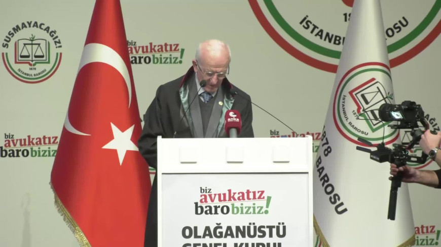 İstanbul Barosu Olağanüstü Genel Kurulu... Kaboğlu: “Yasa yoluyla parçalayamadıklarını mahkeme yoluyla parçalamaya yelteniyorlar”