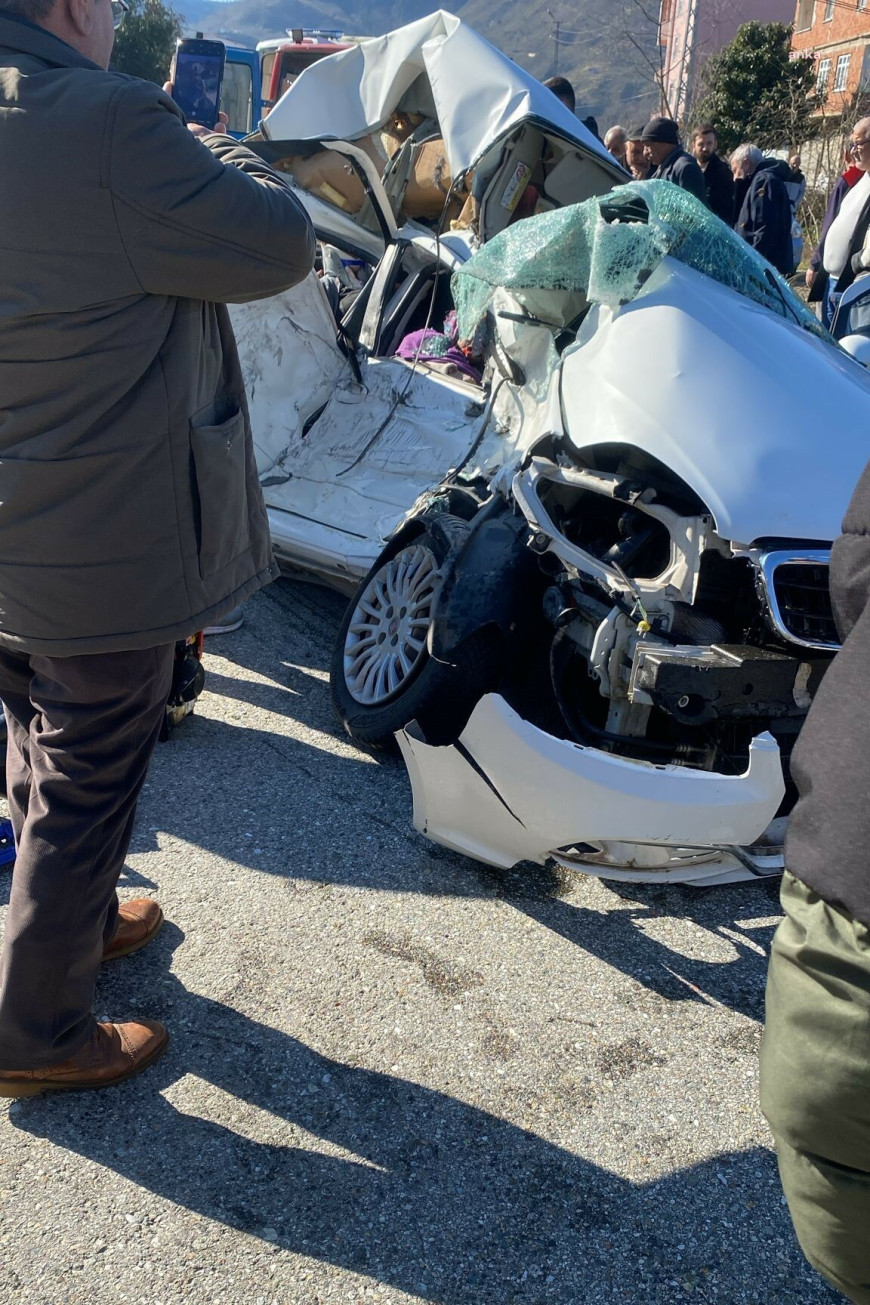 Giresun’daki trafik kazasında üç kişi hayatını kaybetti, bir kişi ağır yaralandı