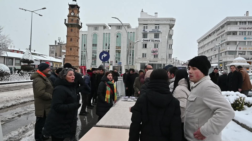 Yozgat'ta vatandaşlar, bir kase arabaşı çorbası alabilmek için kuyruk oluşturdu