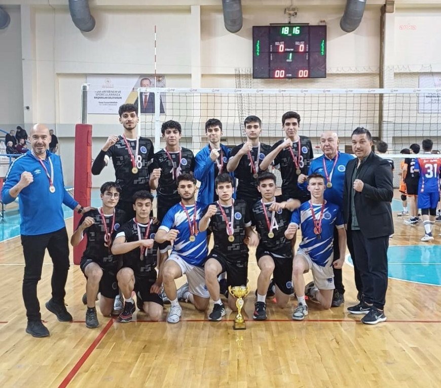 Seyhanlı genç ve küçük erkek voleybolcular, Adana Şampiyonu oldu