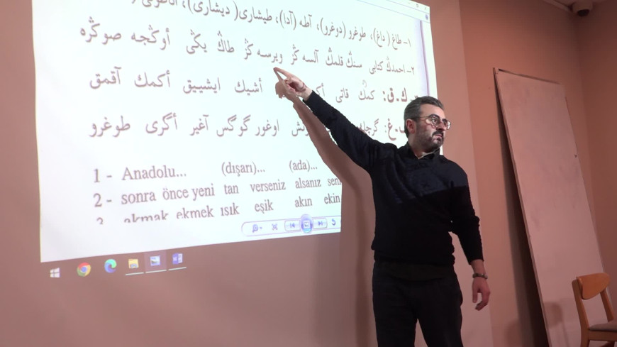 Osmanlıca Seminerleri programı, çok sayıda İzmirliyi bir araya getiriyor