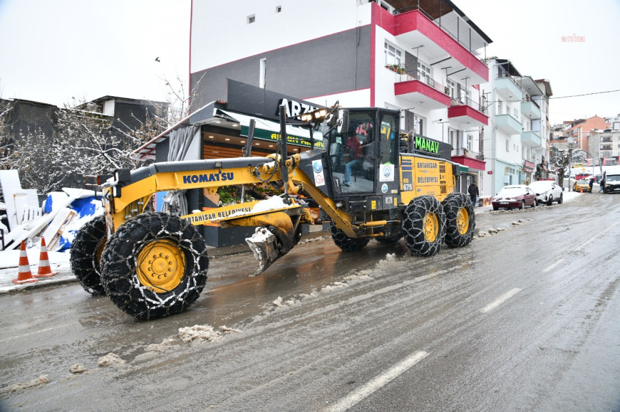 Ortahisar'da kar yağışı sonrası çalışmalar devam ediyor