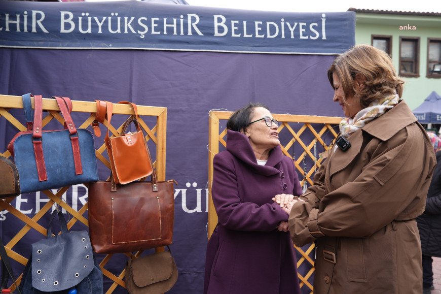 Eskişehir Büyükşehir Belediye Başkanı Ünlüce'den 14 Şubat hediyelik eşya pazarına ziyaret 