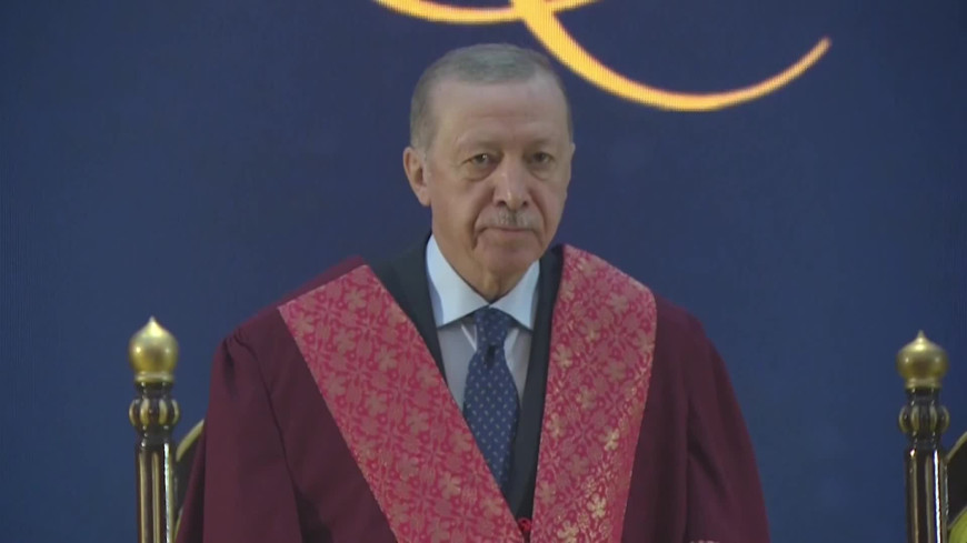 Cumhurbaşkanı Erdoğan'a, Malezya’da fahri doktora ünvanı verildi... Erdoğan: "Türkiye ve Malezya, coğrafi uzaklığa rağmen birbirlerinin dost, kardeş ve aynı zamanda ortağıdır"