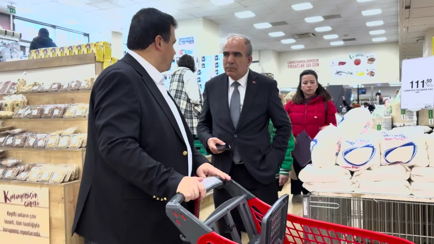 CHP’li Öztürk, Ramazan ayı öncesi market alışverişi yaptı: “Vatandaşlar aldıklarını kasada bırakıyor”