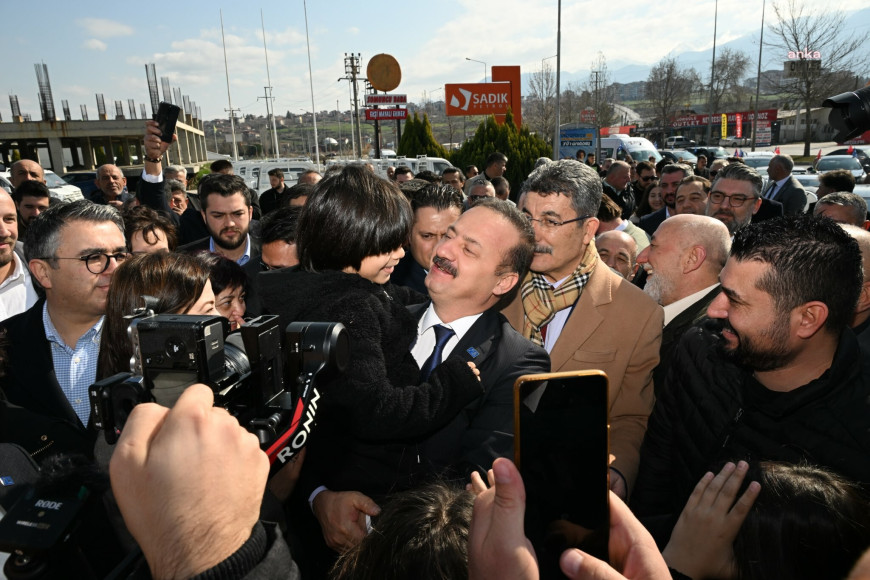 Anahtar Parti Genel Başkanı Ağıralioğlu: İsrail, Golan Tepeleri'ni geçti. Bugün Lübnan'a saldırılıyor. Siyasetin bütün lakırtısı kim cumhurbaşkanı olacak