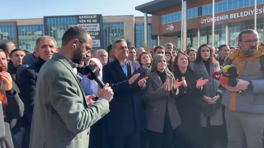 Van Büyükşehir Belediye Başkanı Zeydan: "Yargı kumpaslarıyla bu halkın iradesine yeniden çökmeye çalışıyorlar"