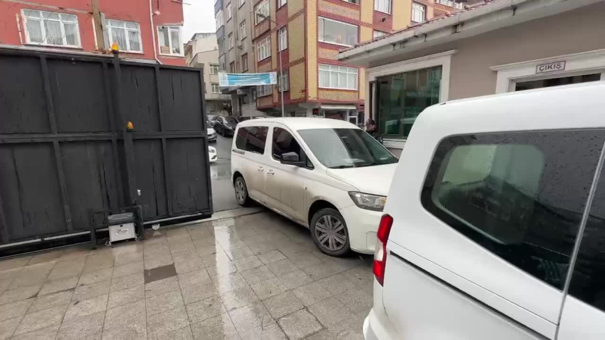 Bağcılar'da iki polise bıçaklı saldırı