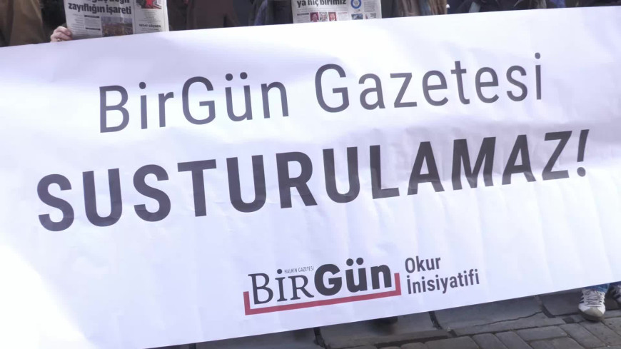 İzmir’de Birgün çalışanlarına destek: Birgün ve özgür basın susturulamaz 