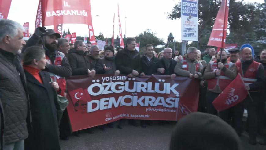 Balıkesir'de CHP örgütleri "Özgürlük ve demokrasi" için yürüdü... Aytekin: "CHP yapılacak ilk seçimde iktidar olacak"