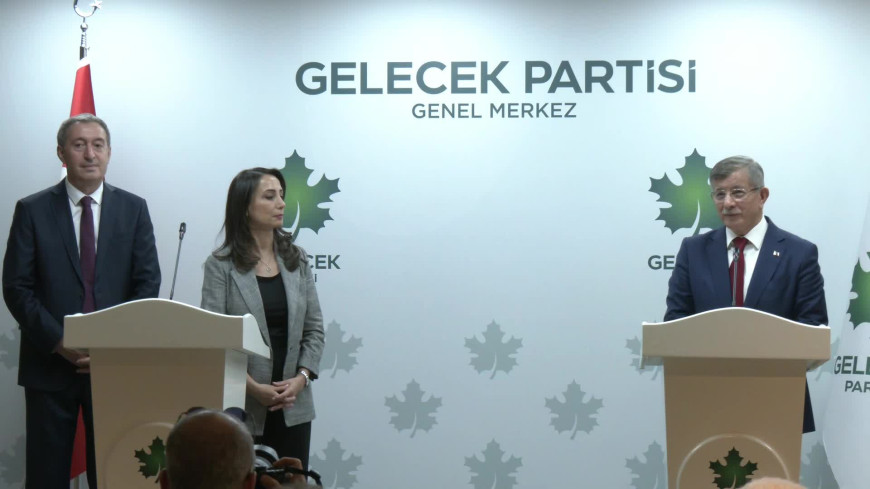 DEM Parti Eş Genel Başkanları Gelecek Partisi'ni ziyaret etti… Davutoğlu: "Cumhurbaşkanı'nın bu konudaki kanaatlerini 'ulusa sesleniş'le toplumla paylaşması gerekir"