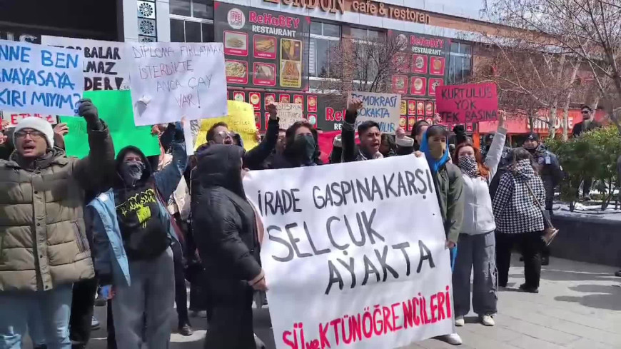 Konya'da üniversite öğrencileri eylemde: "Mücadelemiz özgür, eşit, demokratik bir memleket yaratana kadar devam edecek"