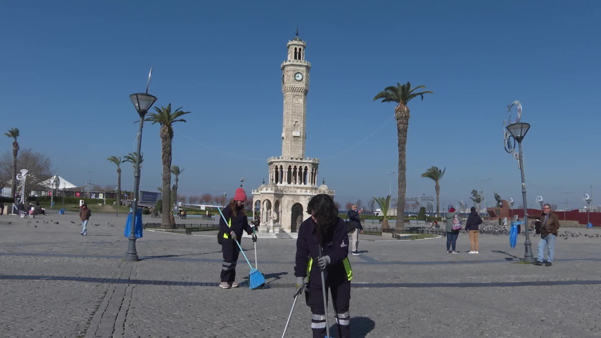 İzmir’de kadın emeği kenti güzelleştiriyor