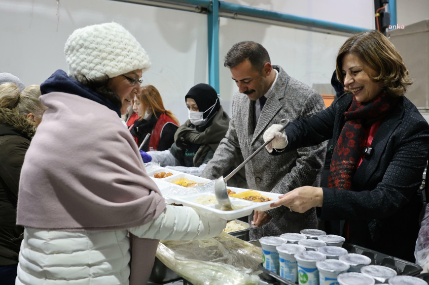 Eskişehir Büyükşehir Belediye Başkanı Ünlüce, İnönü’de ilçe halkıyla bir araya geldi 