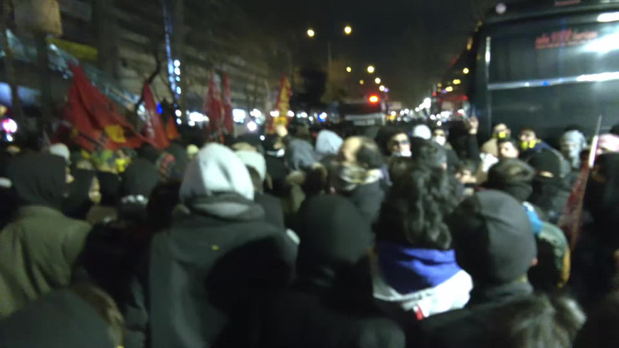 Ekrem İmamoğlu'nun gözaltına alınması Ankara'da protesto edildi... Polis göstericilere müdahale etti