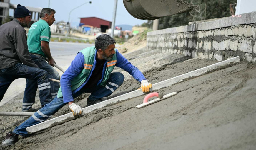 Kuşadası Belediye Başkanı Günel, Yaylaköy esnafının talebini yerine getirdi