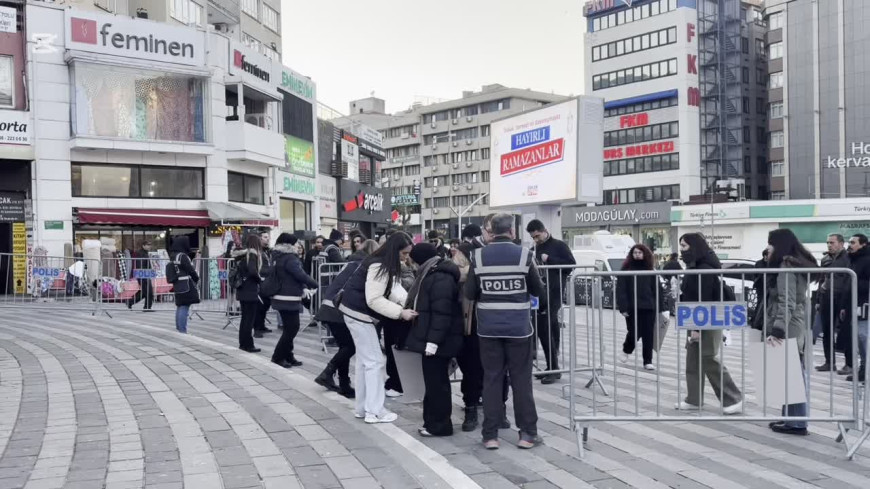 Bursa’da binlerce kişi Ekrem İmamoğlu'na destek için yürüdü