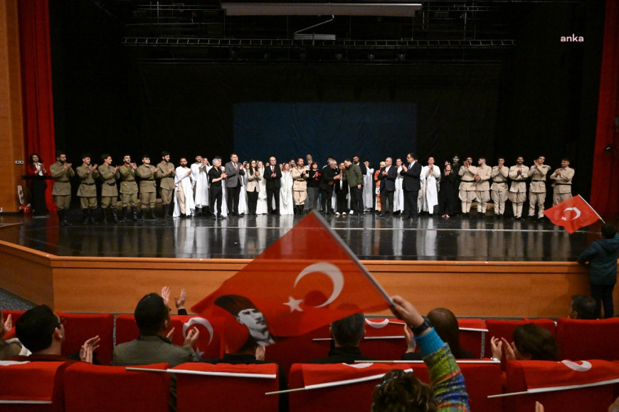 Kırşehir'de İstiklal Marşı'nın kabulünün 104'üncü yılı dolayısıyla “Bu Topraklar İçin” adlı gösteri düzenlendi