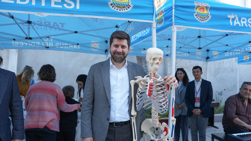 Tarsus Belediye Başkanı Boltaç, Bilim ve Teknoloji Şenliği’nde çocuklarla buluştu