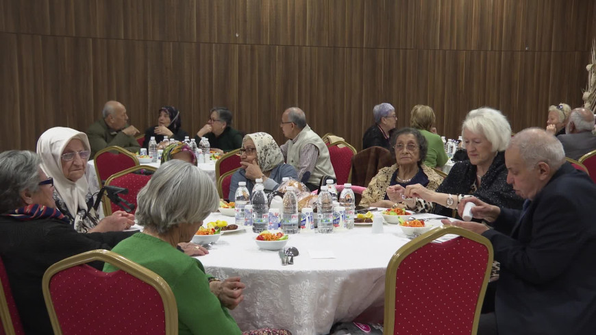 İzmir Büyükşehir Belediyesi'nden huzurevinde iftar buluşması
