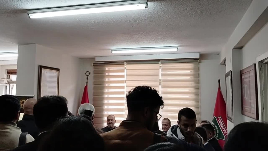 CHP’li Genel Başkan Yardımcısı Yankı Bağcıoğlu, Mersin'de şehit aileleri ve gazilerle buluştu:  "Süreç TBMM kontrolünde yürümeli"