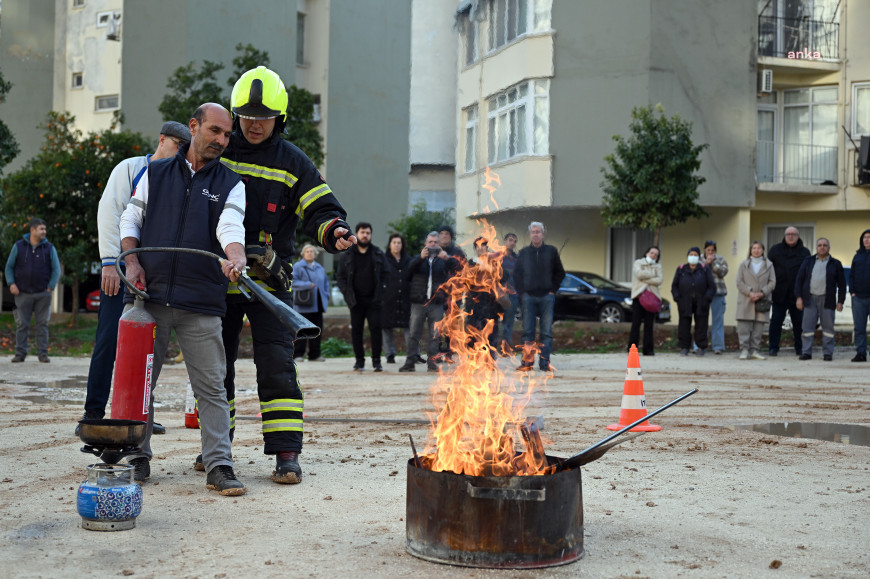 Mersin Büyükşehir İtfaiyesi, vatandaşları bilinçlendirmeye devam ediyor