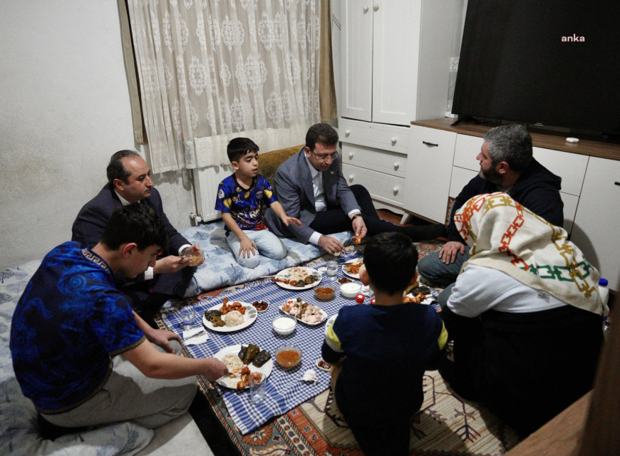 Ekrem İmamoğlu, İstanbul'da iftarını Örs ailesi ile açtı