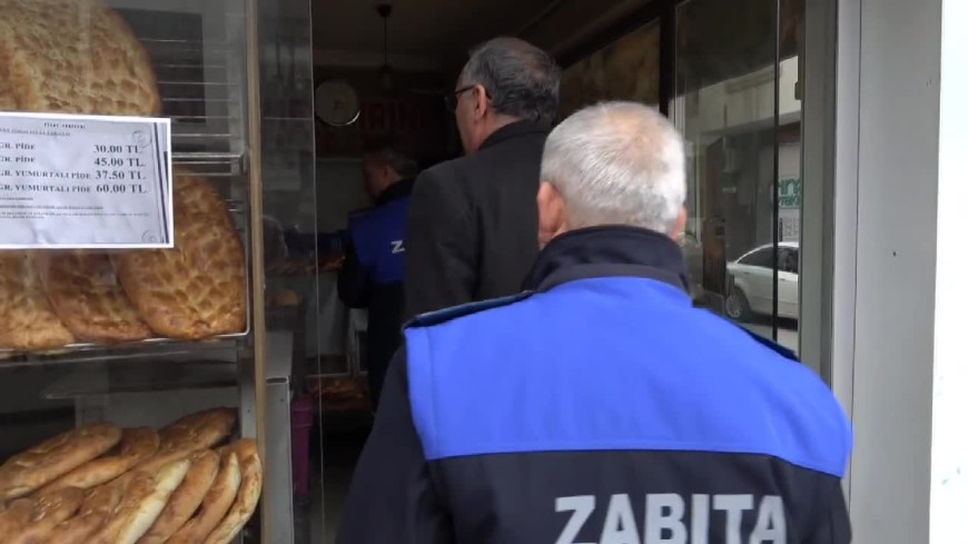 Gemlik Belediyesi zabıta ekiplerinden Ramazan pidesine gramaj denetimi