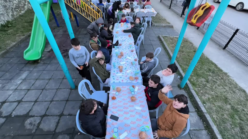 Ortahisar Belediye Başkanı Kaya, Kaymaklı Mahallesi sakinleriyle birlikte iftar yaptı