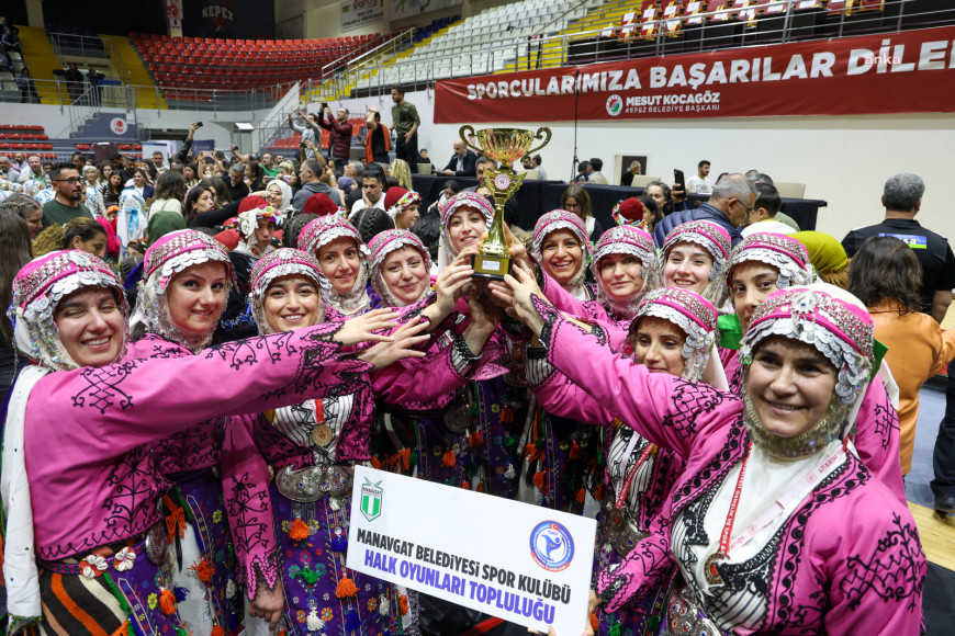 Manavgat Belediyesi Halk Oyunları Topluluğu’ndan büyük başarı