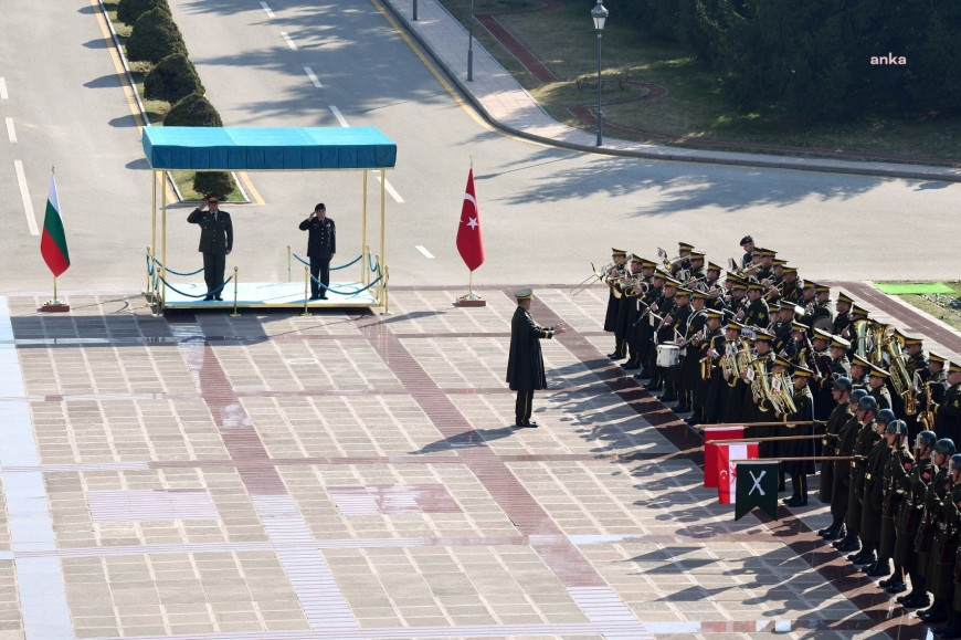 Kara Kuvvetleri Komutanı Orgeneral  Bayraktaroğlu, Bulgaristan Kara Kuvvetleri Komutanı Tümgeneral Deshkov ve beraberindeki heyeti ağırladı