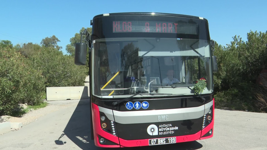 Antalya Büyükşehir Belediyesi’nden toplu ulaşımda kadınlara 8 Mart sürprizi