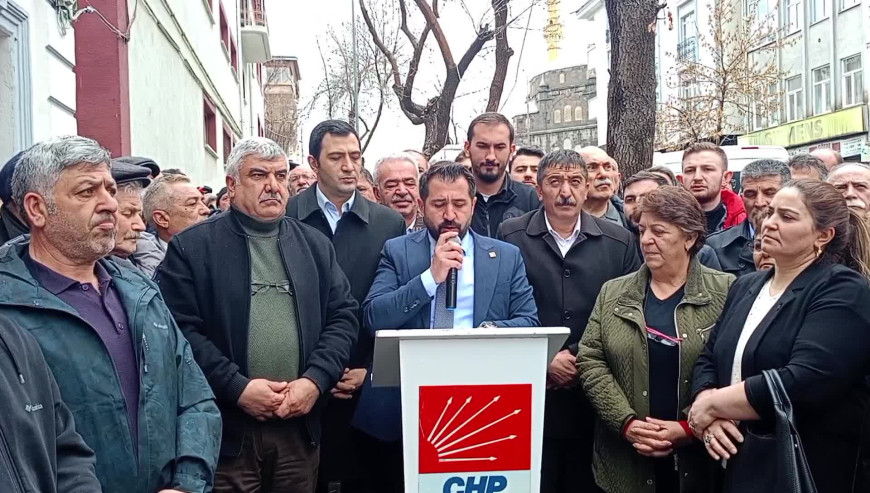 CHP'den yurt çapında protesto...  Kars İl Başkanı Onur Uluşdaşdemir: "Ekrem İmamoğlu, herkesin ortak sesi, ortak nefesidir"