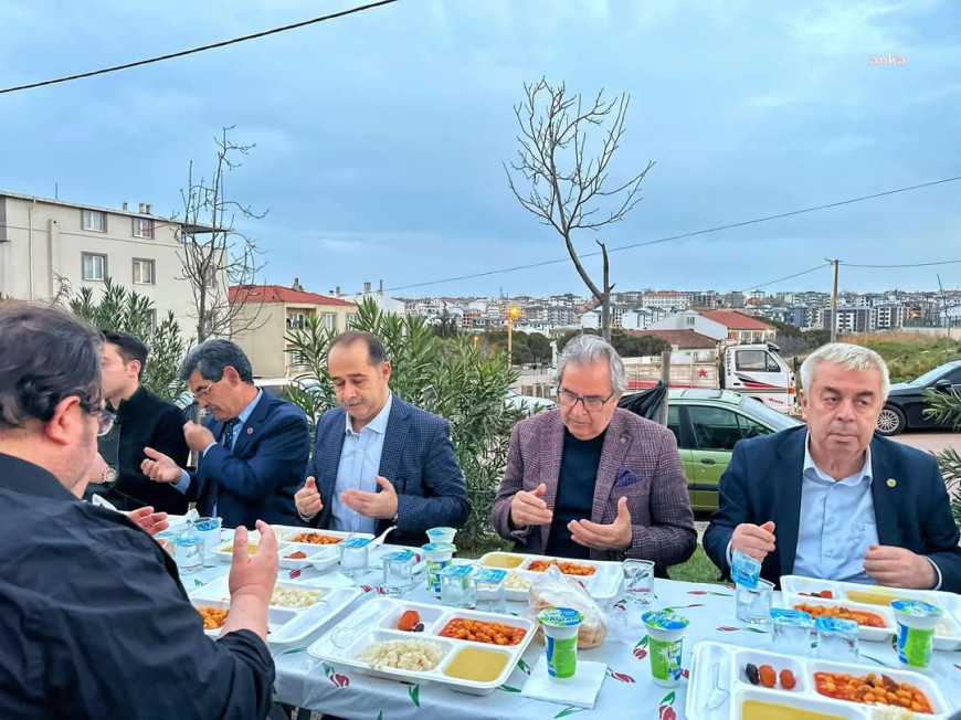 Bandırma Belediye Başkanı Mirza, Ayyıldız Mahallesi'nde düzenlenen iftara katıldı