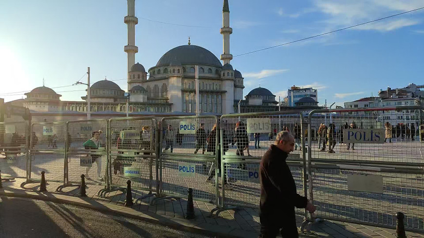 Taksim ve çevresine 8 Mart bariyerleri