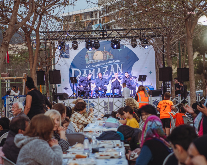 Kuşadası Belediyesi’nin iftar sofrası, İkiçeşmelik’te kuruldu