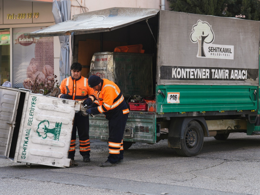 Şehitkamil Belediyesi'nin temizlik seferberliği ilçe genelinde sürüyor