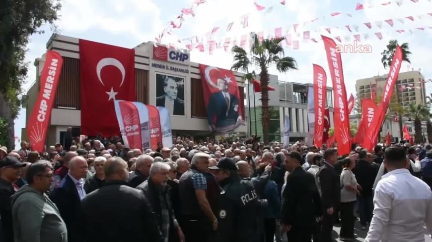 CHP'den yurt çapında protesto...  CHP Mersin İl Binası önünde eylem