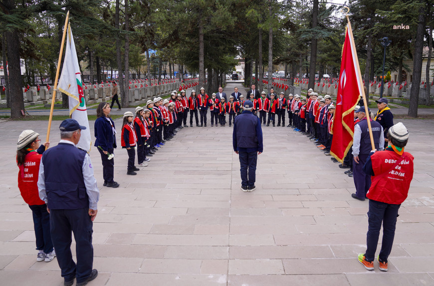 18 Mart Çanakkale Zaferi'nin 110. yılı... Tepebaşı Belediye Başkanı Ataç, Eskişehir Hava Şehitliği'ni ziyaret etti 