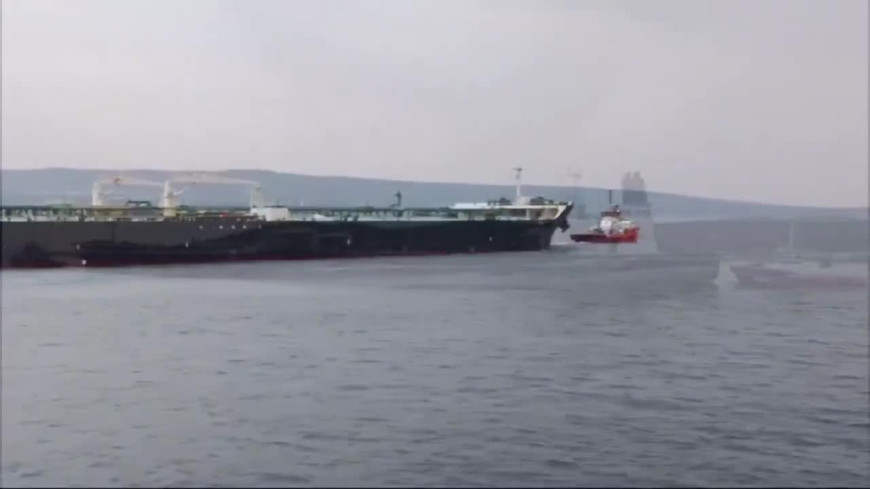 Çanakkale Boğazı’nda makine arızası veren 140 bin ton ham petrol taşıyan tanker kurtarıldı