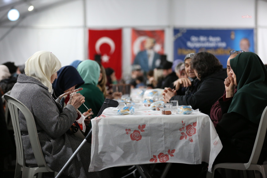 Eyüpsultan Belediyesi, her gün bin kişiyi iftar sofrasında buluşturuyor